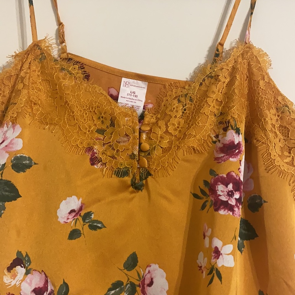 Yellow tank - Picture 2 of 3